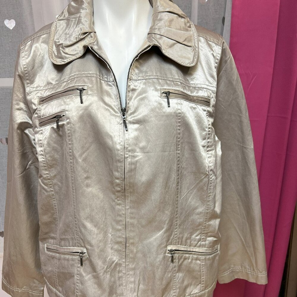 #137 Chico's Shiny Champagne-Colored Zip-Up Dress Jacket Size 3 (16)